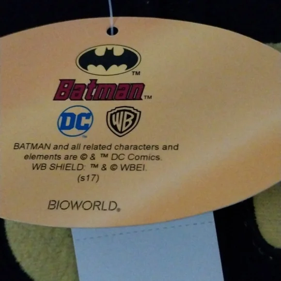 NWT DC Batman pajamas with attached hood and cape black and yellow size L - Picture 2 of 5
